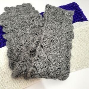 (3) Kids' Knitted Scarves